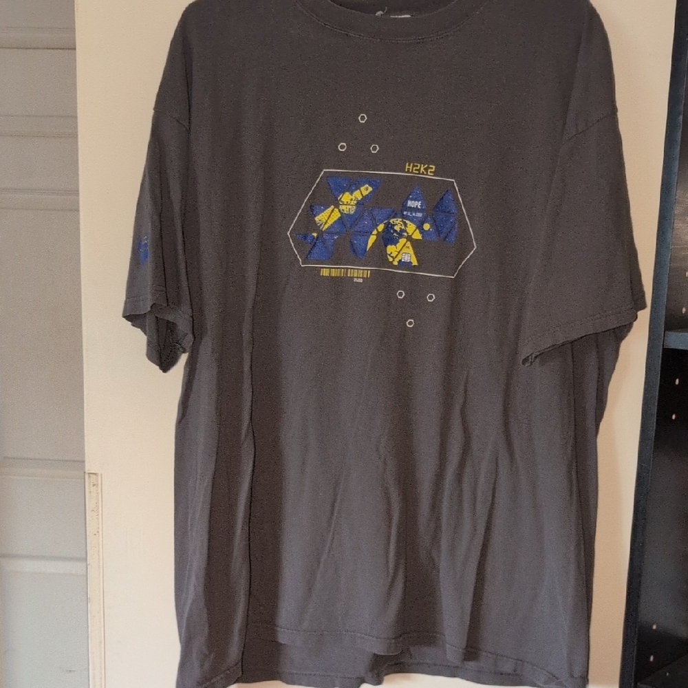 Anvil Men's T-Shirt - Gray with Blue Graphic